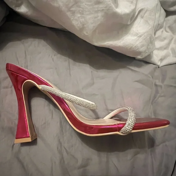 High heels - Picture 3 of 3